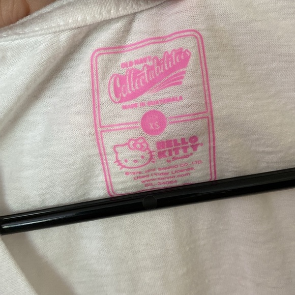 Hello Kitty T-shirt - Picture 4 of 5